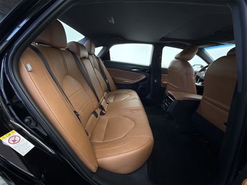 Used 2019 Toyota Avalon Limited image 45