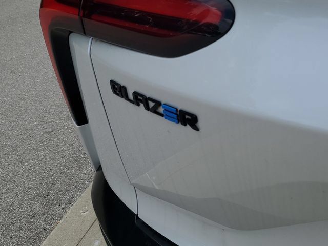 New 2025 Chevrolet Blazer EV RS w/ Super Cruise Package AWD/4WD image 7