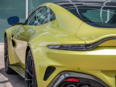 New 2025 Aston Martin V8 Vantage Coupe image 12