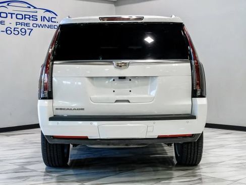 Used 2020 Cadillac Escalade Platinum RWD image 15