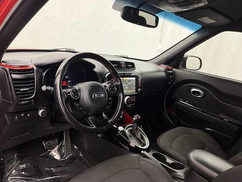 Used 2019 Kia Soul + FWD image 6