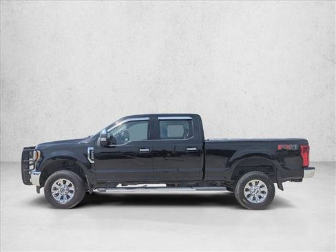 Used 2017 Ford F350 XLT w/ XLT Premium Package AWD/4WD image 9
