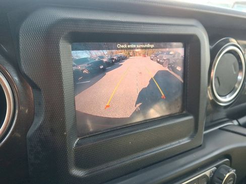 Used 2021 Jeep Wrangler Unlimited Sahara image 27