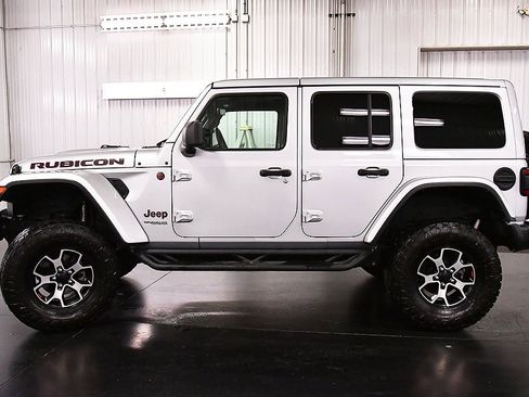 Used 2022 Jeep Wrangler Unlimited Rubicon w/ Cold Weather Group image 4