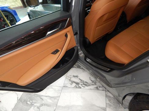 Used 2022 BMW 530i xDrive image 35