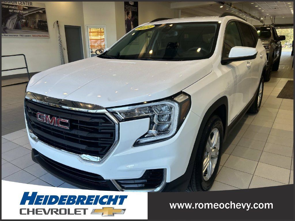 Used 2024 GMC Terrain SLE w/ Driver Convenience Package FWD image 6