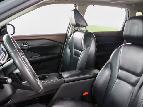 Used 2023 Nissan Rogue SV w/ SV Premium B Package FWD image 24