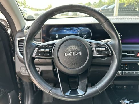 Used 2024 Kia Seltos EX FWD image 21