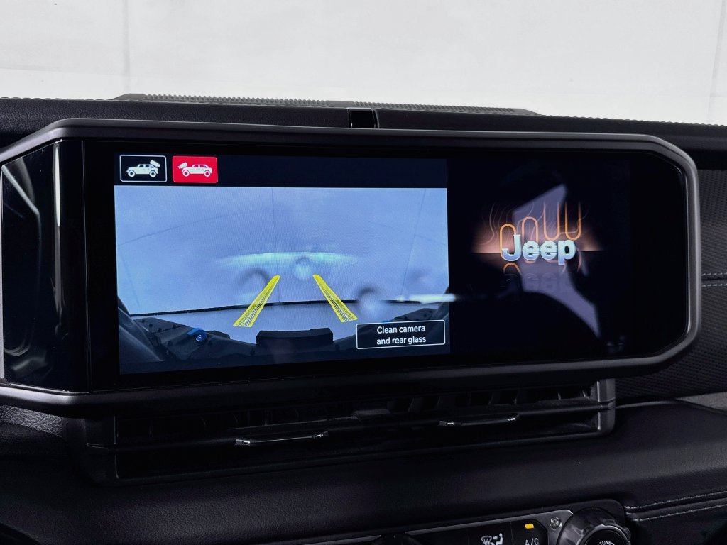 Used 2024 Jeep Wrangler Unlimited Rubicon 4xe AWD/4WD image 43