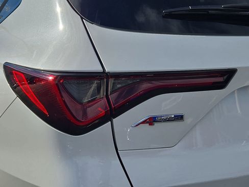 Used 2023 Acura MDX A-Spec image 11
