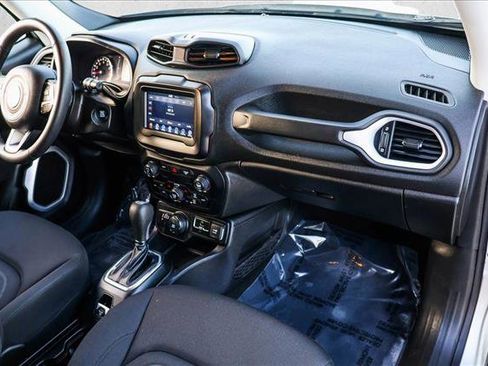 Used 2018 Jeep Renegade Latitude image 25