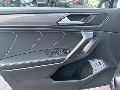 Certified 2022 Volkswagen Tiguan SE image 15