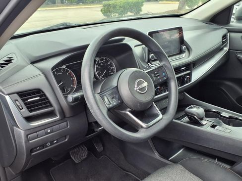 Used 2024 Nissan Rogue SV AWD/4WD image 15