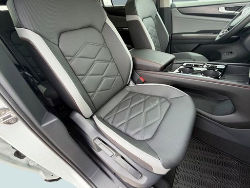 New 2026 Volkswagen Atlas Peak Edition AWD/4WD image 22