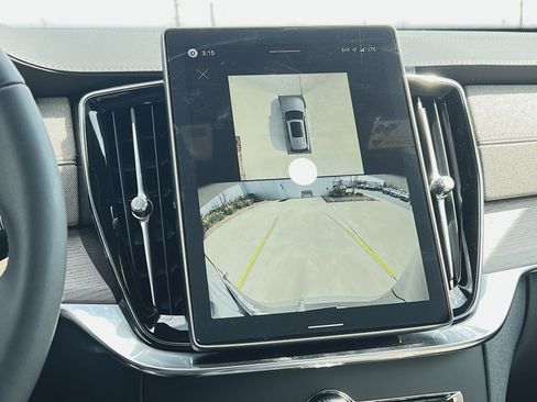 New 2026 Volvo XC90 B6 Plus w/ Protection Package Premier AWD/4WD image 19