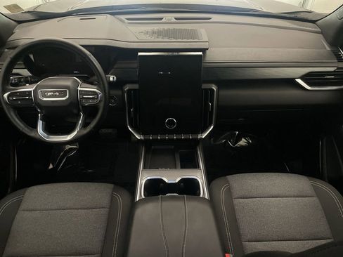 Used 2025 GMC Acadia Elevation image 14