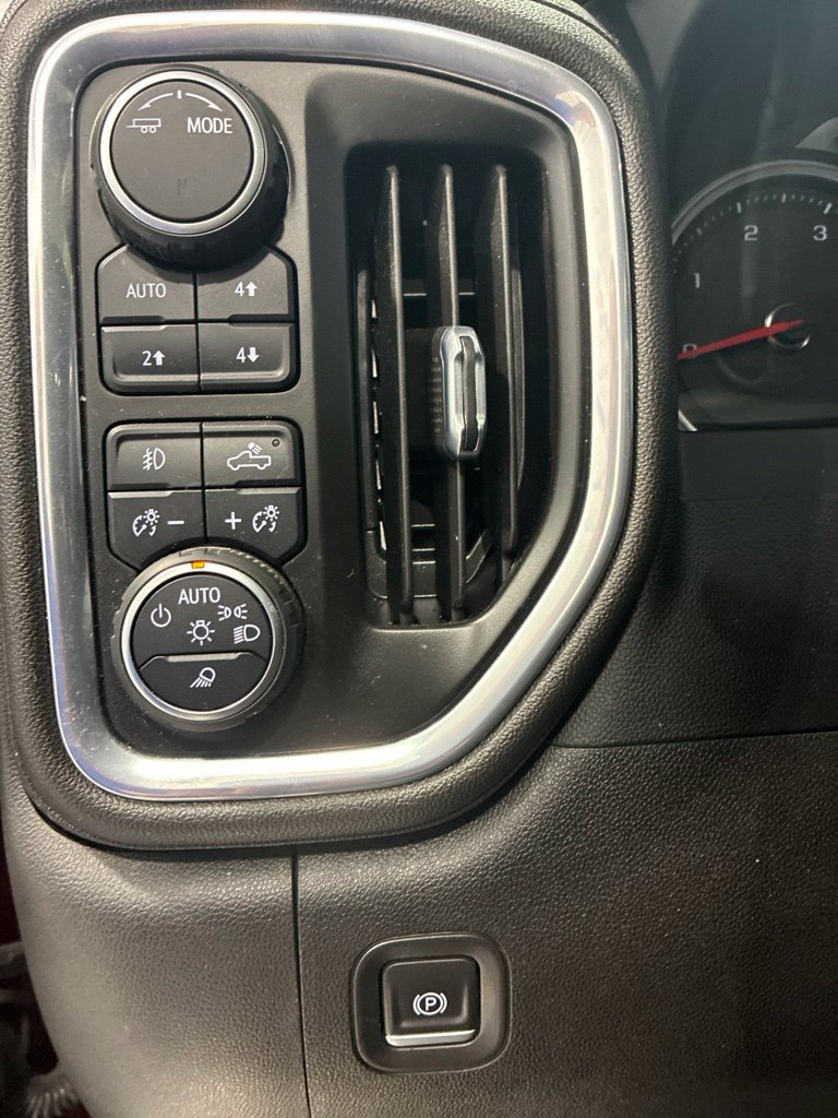 Used 2022 Chevrolet Silverado 2500 High Country w/ Safety Package II AWD/4WD image 21