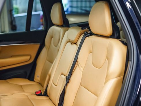 Used 2019 Volvo XC90 T6 Momentum w/ Protection Package Premier image 19