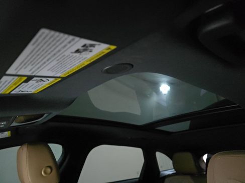 Used 2023 Jaguar F-PACE S image 8