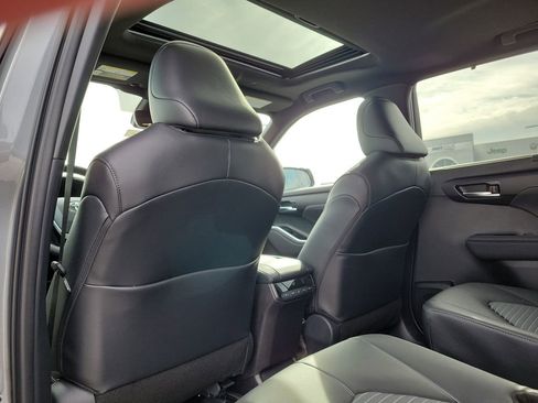 Used 2026 Toyota Highlander XSE image 15