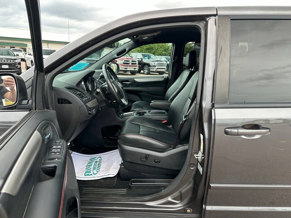 Used 2017 Dodge Grand Caravan GT FWD image 10