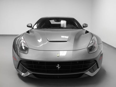 Used 2014 Ferrari F12 Berlinetta RWD image 14