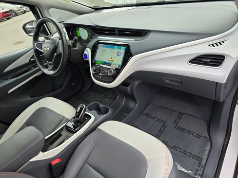 Used 2020 Chevrolet Bolt Premier w/ Infotainment Package image 30