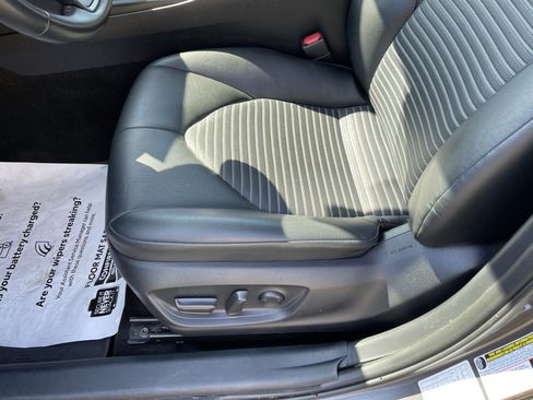Certified 2023 Toyota Camry SE FWD image 16