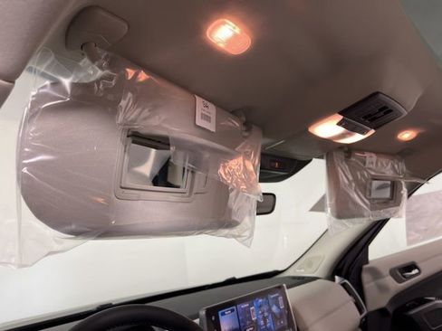 New 2026 Nissan Pathfinder SL image 36