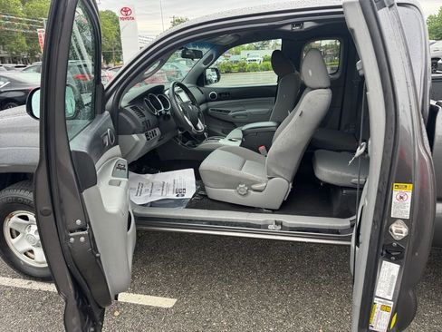 Used 2014 Toyota Tacoma 4x4 Access Cab V6 w/ SR5 Package image 23