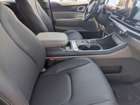 New 2026 Kia Carnival LXS image 9