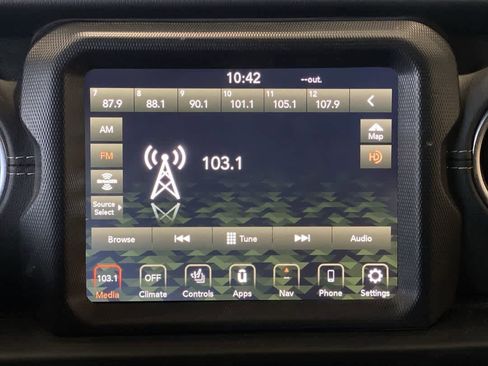 Used 2021 Jeep Wrangler Sahara w/ Cold Weather Group image 19