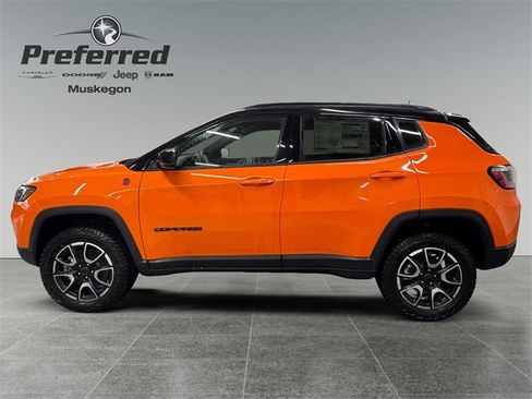 New 2026 Jeep Compass Trailhawk image 9