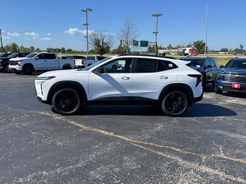 New 2026 Chevrolet Trax ACTIV w/ Driver Confidence Package image 2