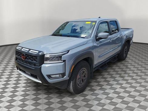 Used 2025 Nissan Frontier Pro-X RWD image 2