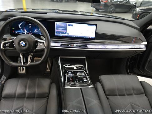 Used 2023 BMW 740i RWD image 19