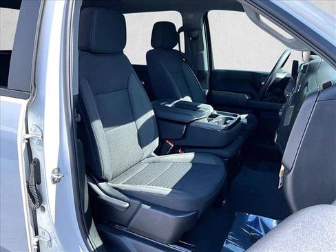 Used 2025 Chevrolet Silverado 2500 Custom w/ Custom Value Package image 7