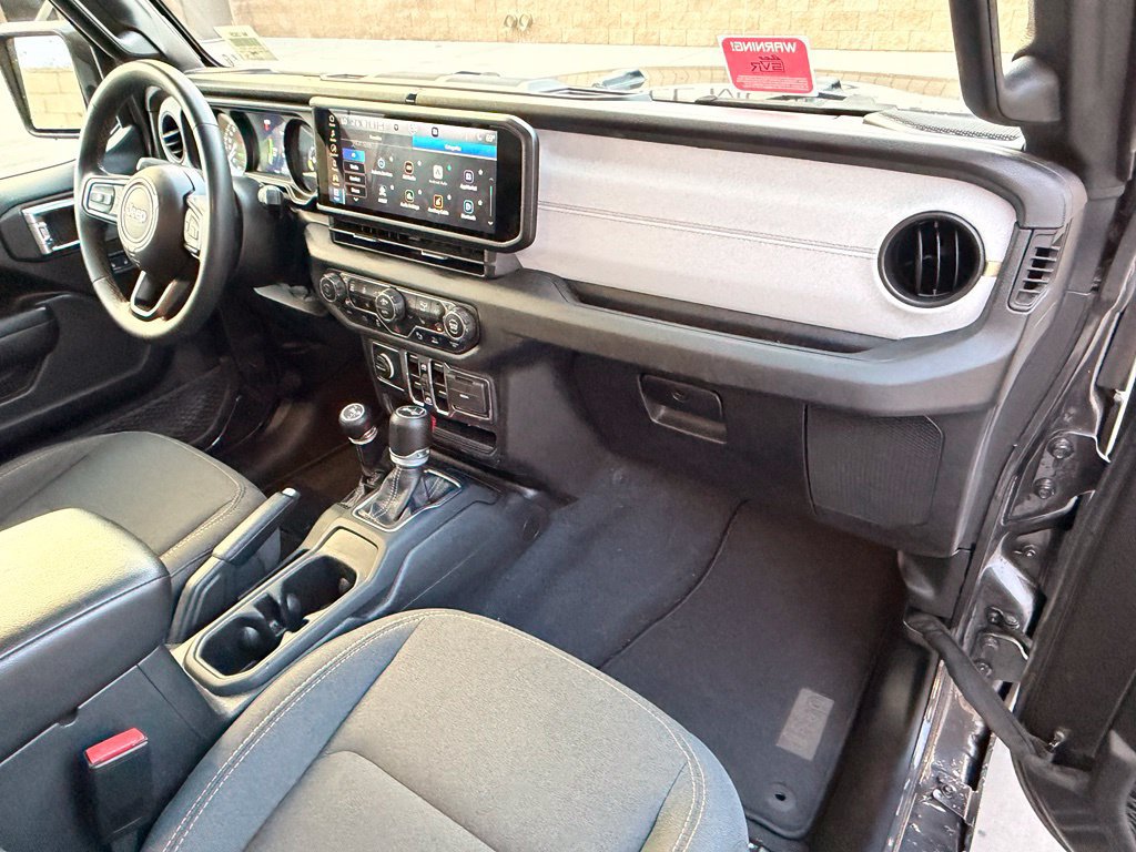 Used 2024 Jeep Wrangler Unlimited w/ Convenience Group AWD/4WD image 15