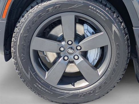 Certified 2023 Land Rover Defender 130 SE AWD/4WD image 27