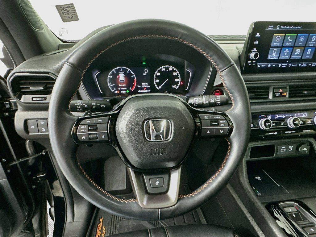 Used 2023 Honda Pilot TrailSport image 12