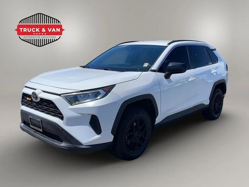 Used 2020 Toyota RAV4 LE FWD image 1