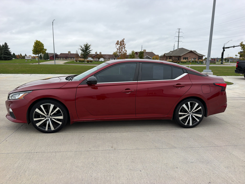 Used 2019 Nissan Altima 2.5 SR FWD image 1