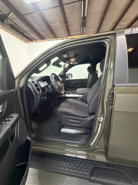 New 2027 RAM 1500 Express AWD/4WD image 13