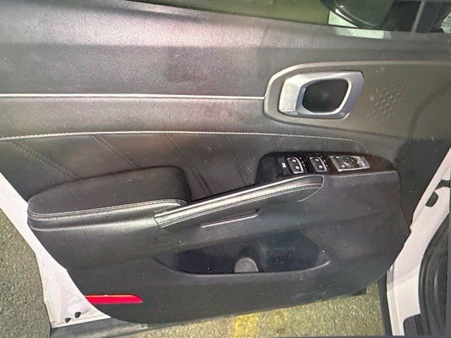Used 2023 Kia Sorento SX FWD image 9