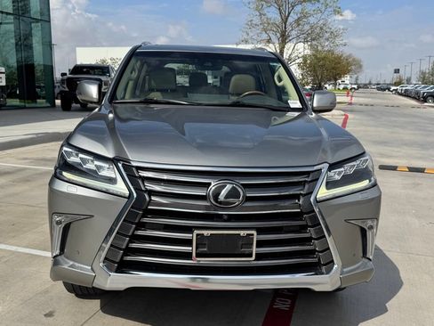 Used 2020 Lexus LX 570 4WD w/ Luxury Package image 5