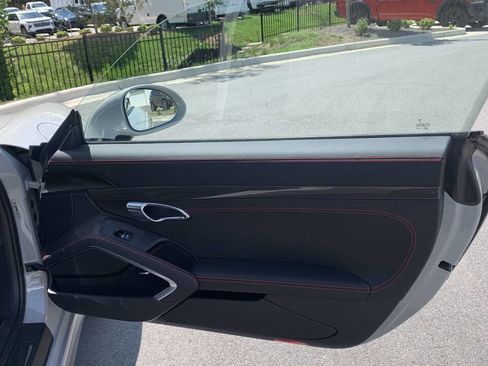 Used 2018 Porsche 911 GT3 RWD image 23