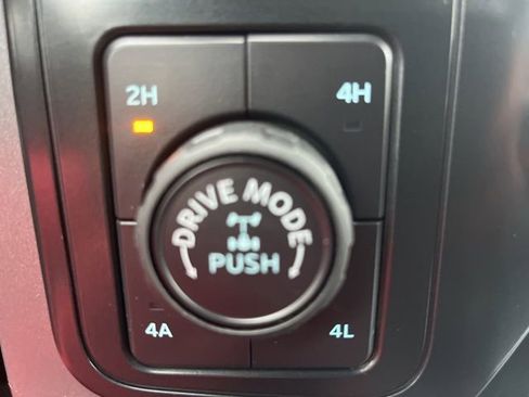 Used 2025 Ford F150 Lariat w/ Equipment Group 501A Mid image 21