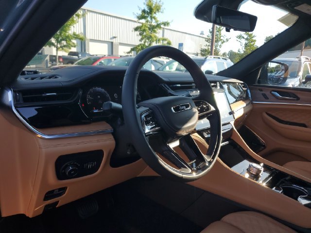 New 2027 Jeep Grand Cherokee Summit AWD/4WD image 18