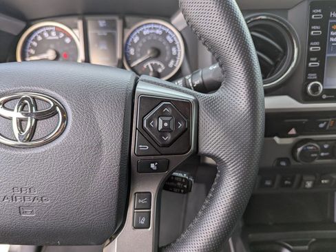 Used 2021 Toyota Tacoma Limited image 27