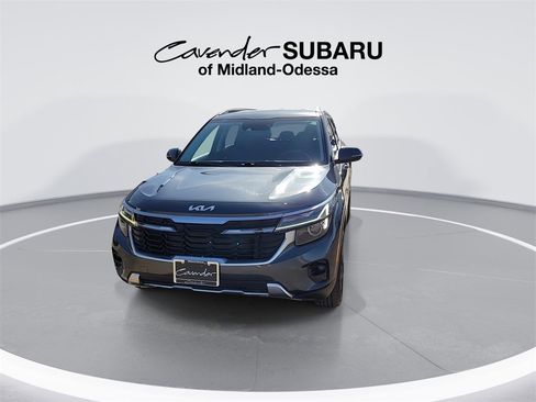 Used 2025 Kia Seltos S image 3